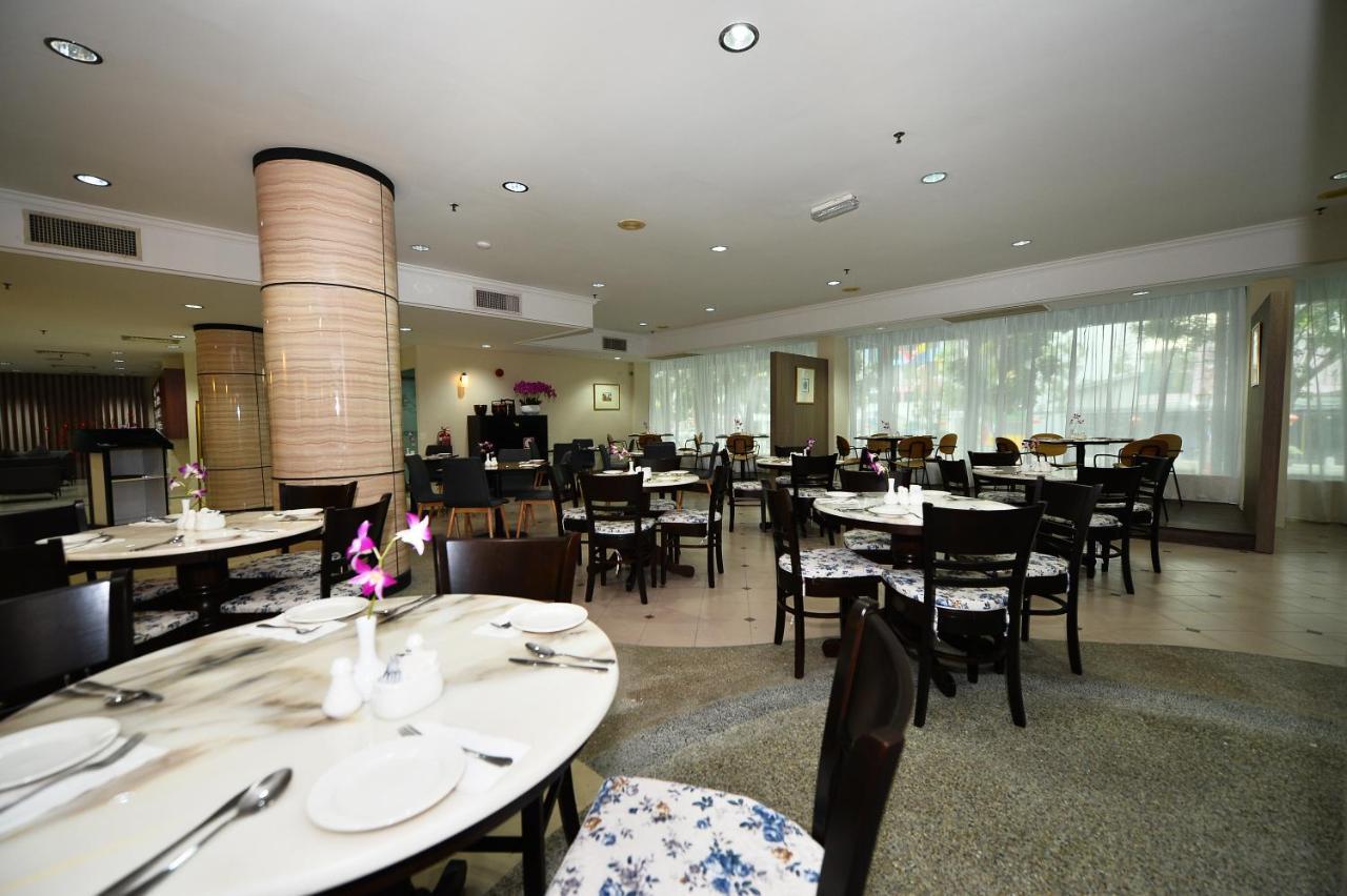 Tun Fatimah Riverside 4*